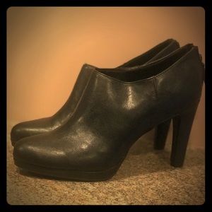 Mootsies Tootsies black platform shoe - Size 10